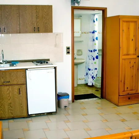 Aparthotel Popi Agia Marina